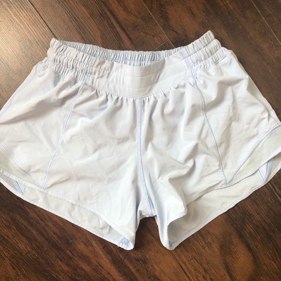 Lululemon Hotty Hot Shorts - Picture 2 of 5